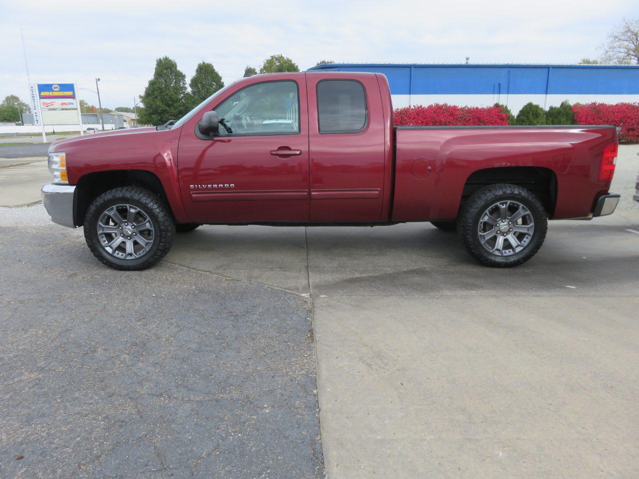 Chevrolet Silverado 1500 4WD Ext Cab 143.5" LT 2013 Chevrolet Silverado 1500 4WD Ext Cab 143.5" LT 2013