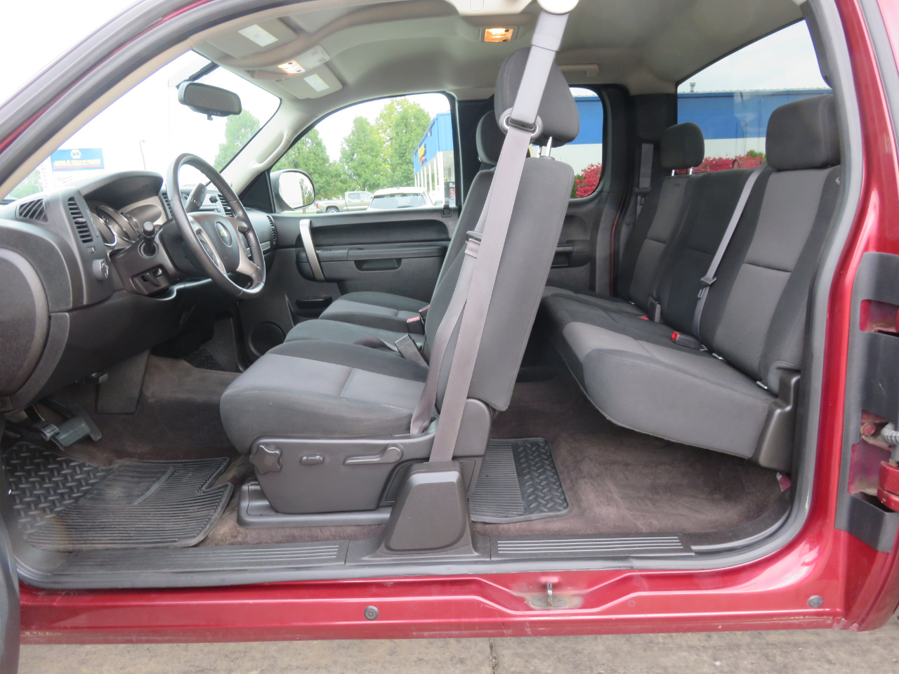 Chevrolet Silverado 1500 4WD Ext Cab 143.5" LT 2013 Chevrolet Silverado 1500 4WD Ext Cab 143.5" LT 2013