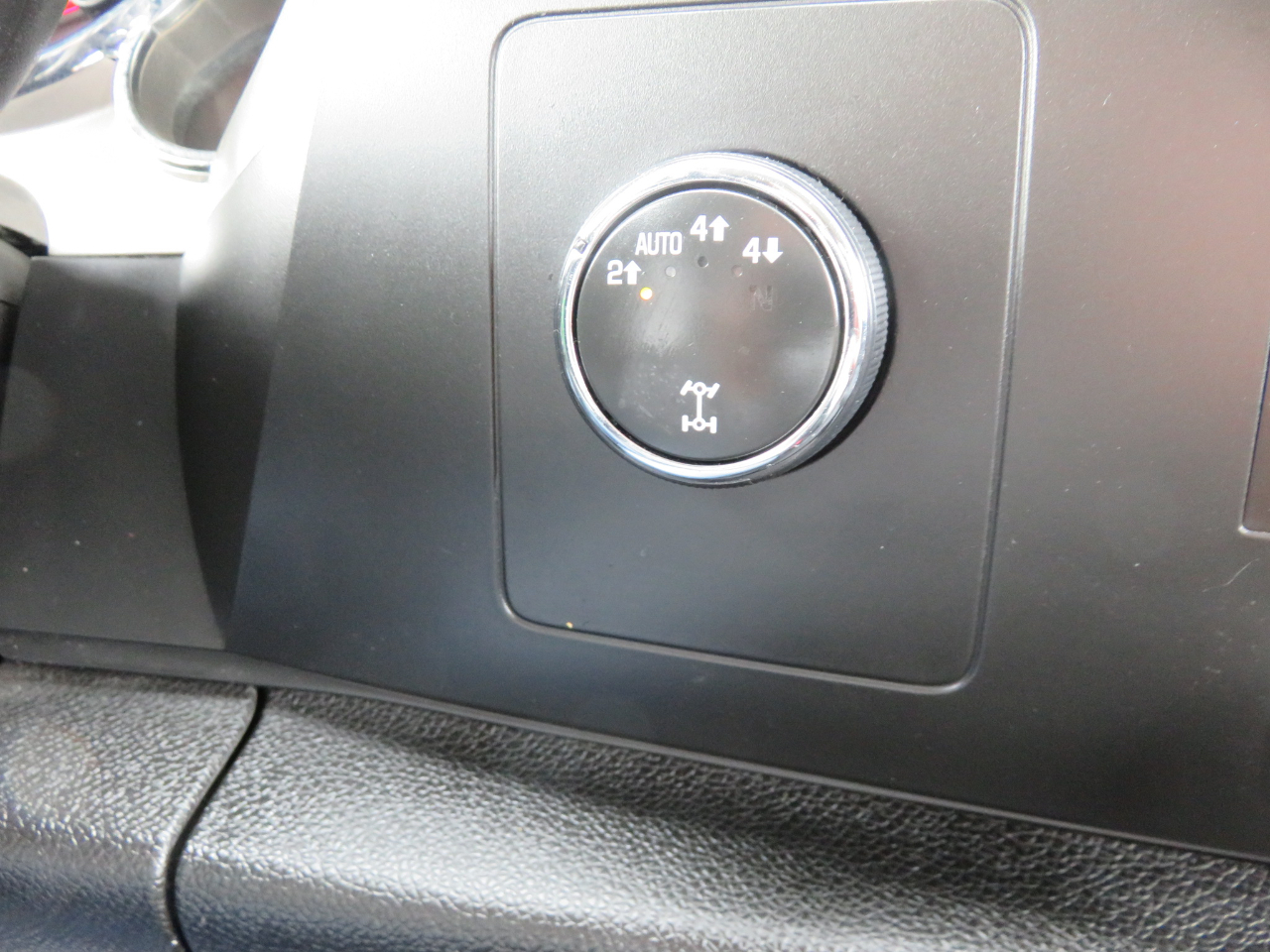 Chevrolet Silverado 1500 4WD Ext Cab 143.5" LT 2013 Chevrolet Silverado 1500 4WD Ext Cab 143.5" LT 2013