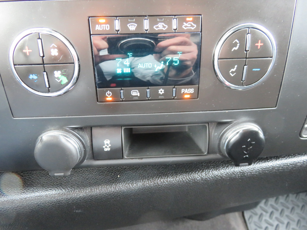 Chevrolet Silverado 1500 4WD Ext Cab 143.5" LT 2013 Chevrolet Silverado 1500 4WD Ext Cab 143.5" LT 2013
