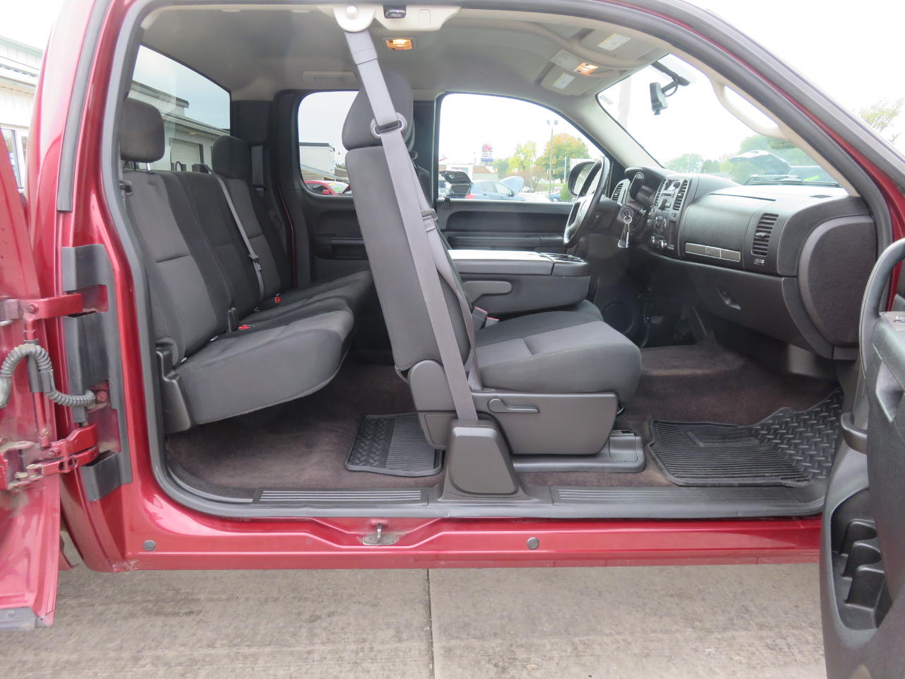 Chevrolet Silverado 1500 4WD Ext Cab 143.5" LT 2013 Chevrolet Silverado 1500 4WD Ext Cab 143.5" LT 2013