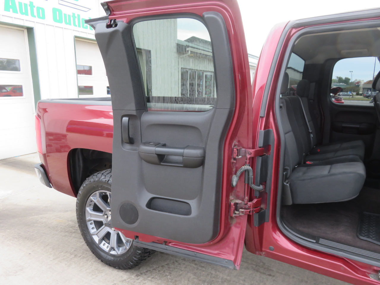 Chevrolet Silverado 1500 4WD Ext Cab 143.5" LT 2013 Chevrolet Silverado 1500 4WD Ext Cab 143.5" LT 2013