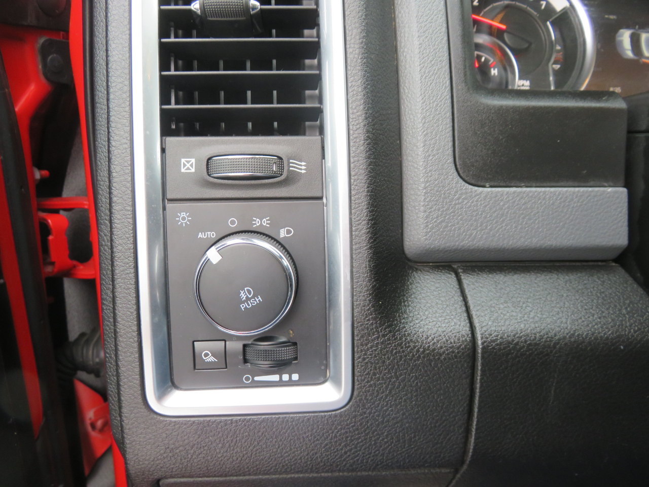 RAM 1500 Classic Big Horn 4x4 Crew Cab 6'4" Box 2019