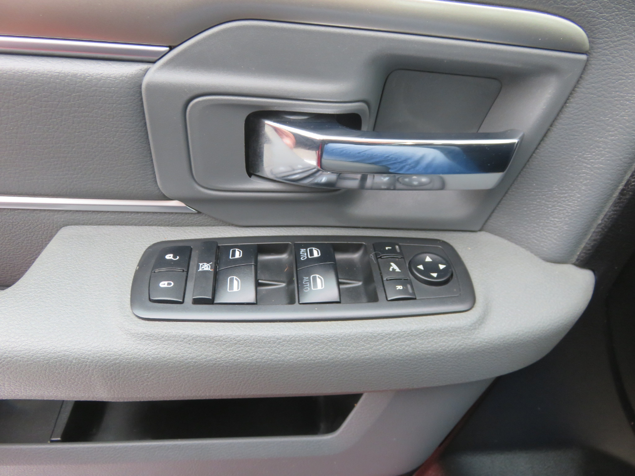 RAM 1500 Classic Big Horn 4x4 Crew Cab 6'4" Box 2019