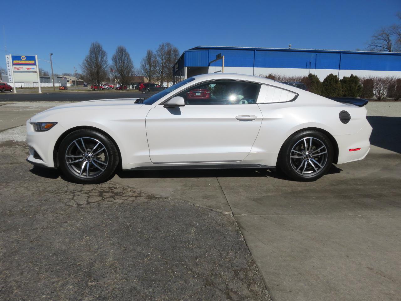 Ford Mustang EcoBoost Fastback 2017