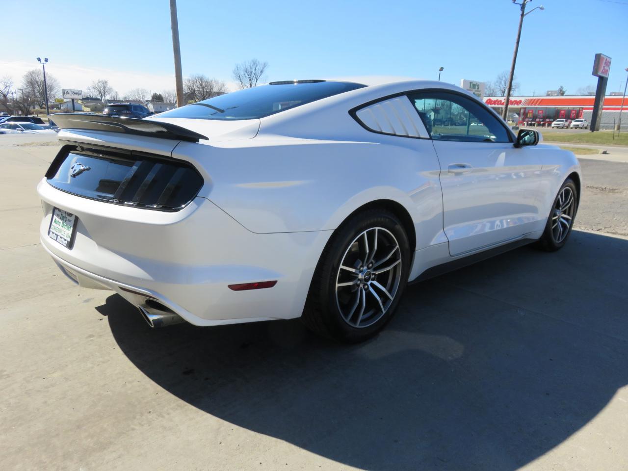 Ford Mustang EcoBoost Fastback 2017
