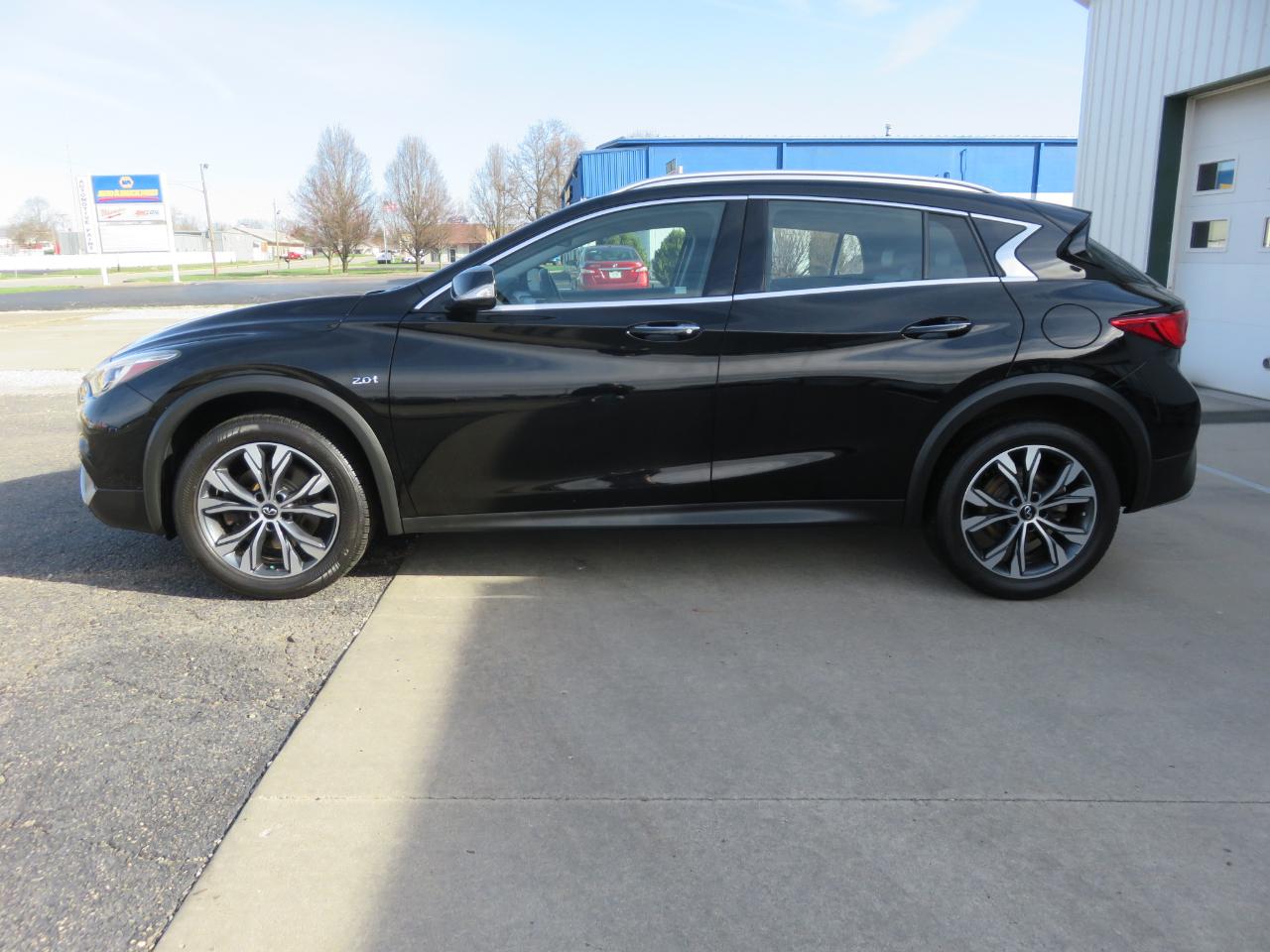 Infiniti QX30 Luxury AWD 2018