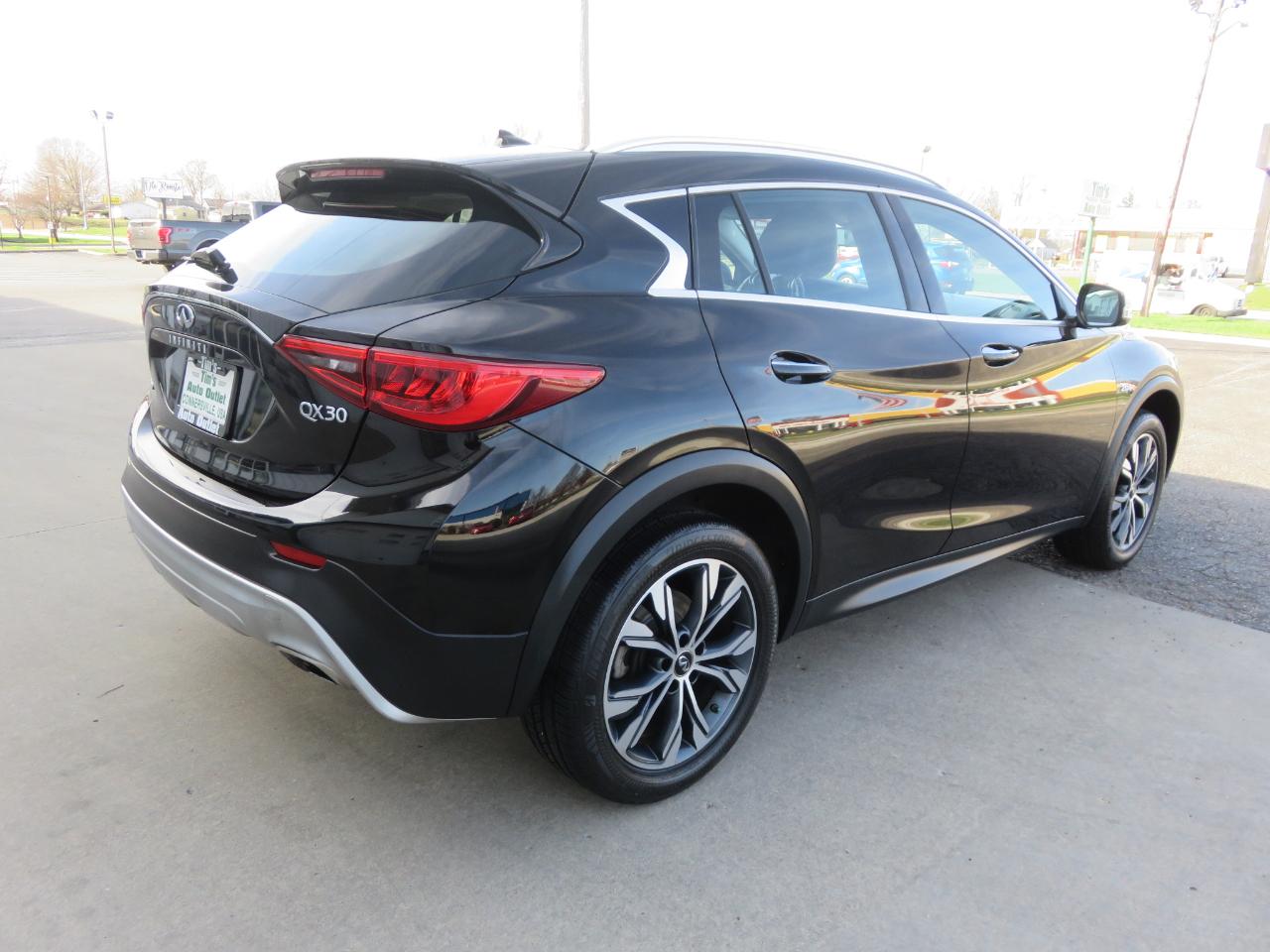 Infiniti QX30 Luxury AWD 2018