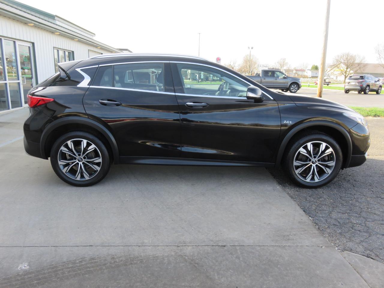 Infiniti QX30 Luxury AWD 2018