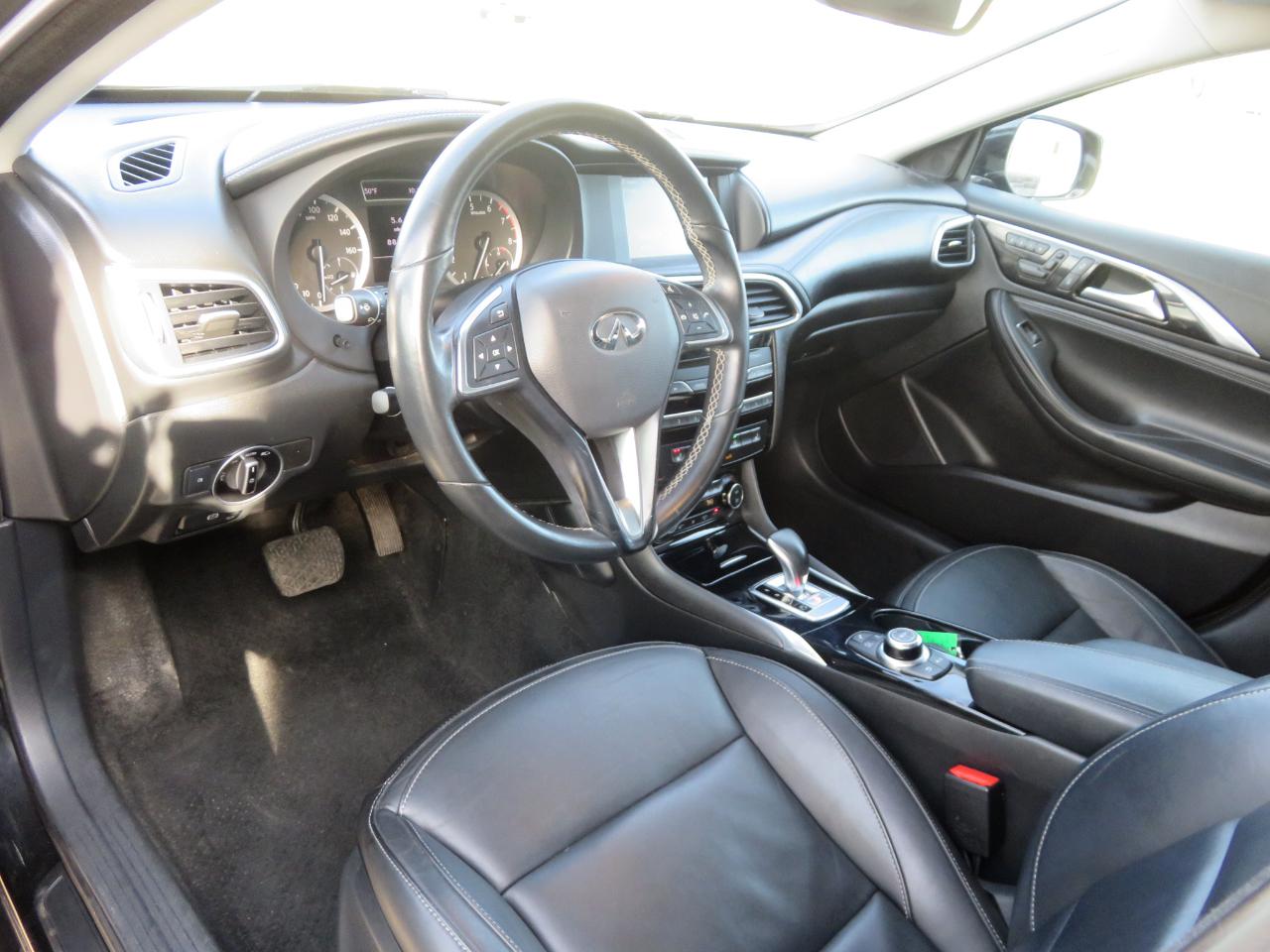 Infiniti QX30 Luxury AWD 2018