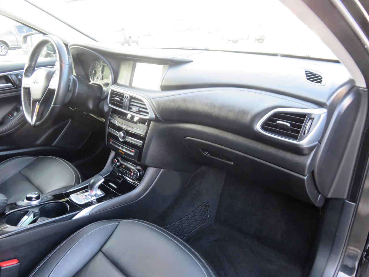 Infiniti QX30 Luxury AWD 2018