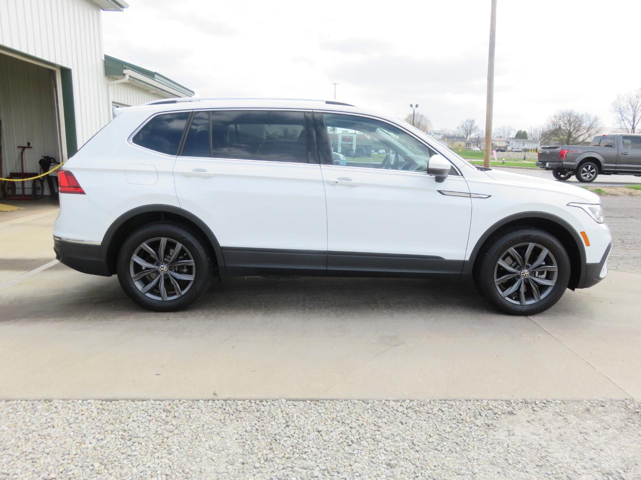 Volkswagen Tiguan 2.0T SE FWD 2022