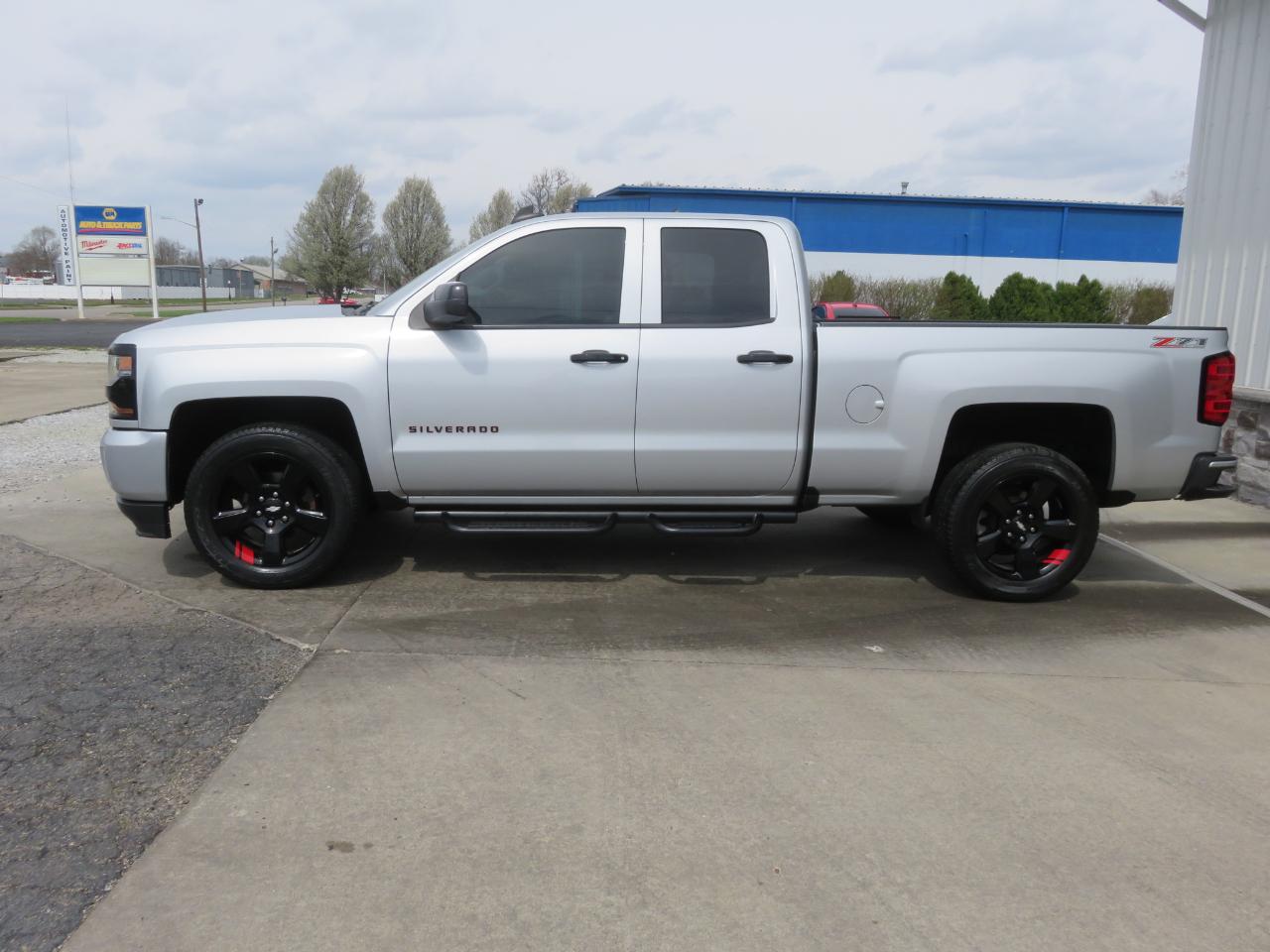 Chevrolet Silverado 1500 4WD Double Cab 143.5" LT w/2LT 2017