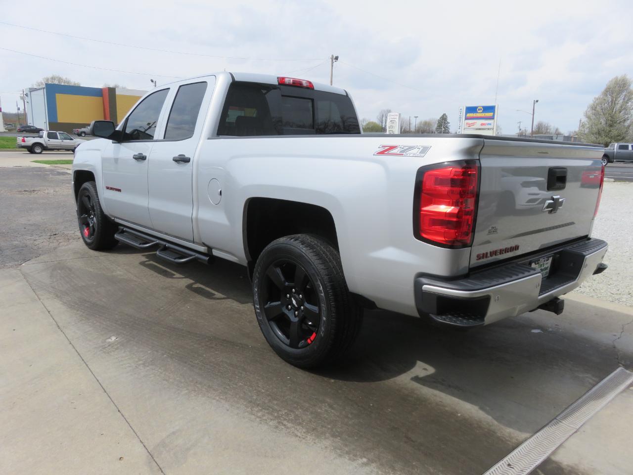 Chevrolet Silverado 1500 4WD Double Cab 143.5" LT w/2LT 2017