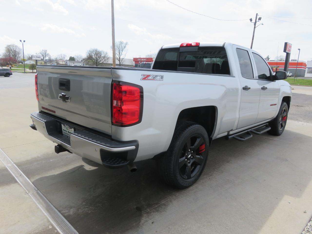 Chevrolet Silverado 1500 4WD Double Cab 143.5" LT w/2LT 2017