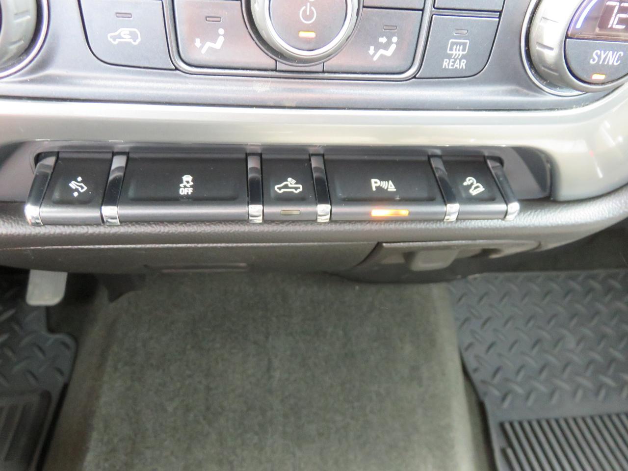 Chevrolet Silverado 1500 4WD Double Cab 143.5" LT w/2LT 2017