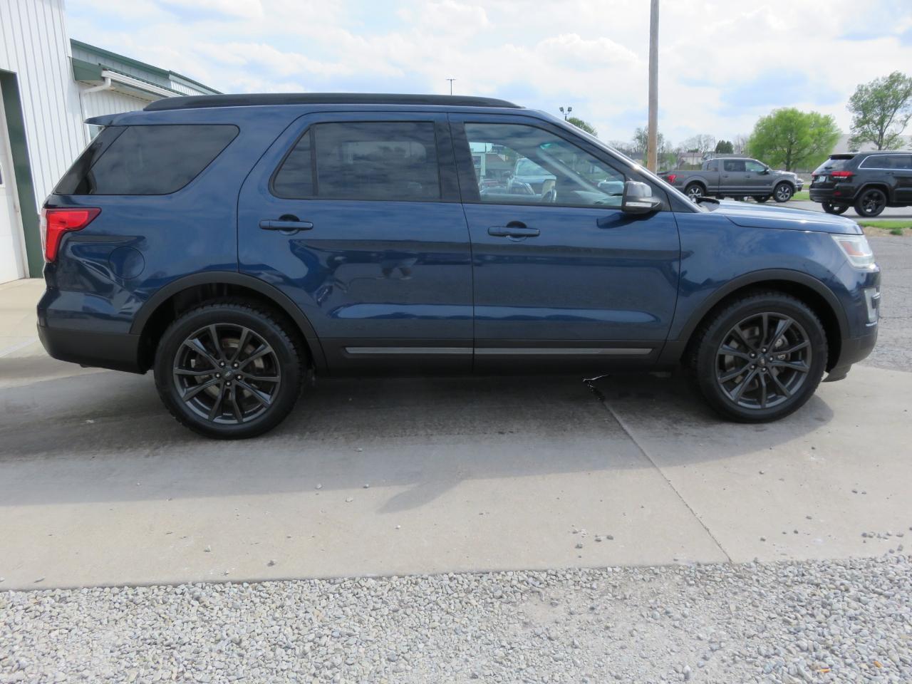 Ford Explorer XLT FWD 2017