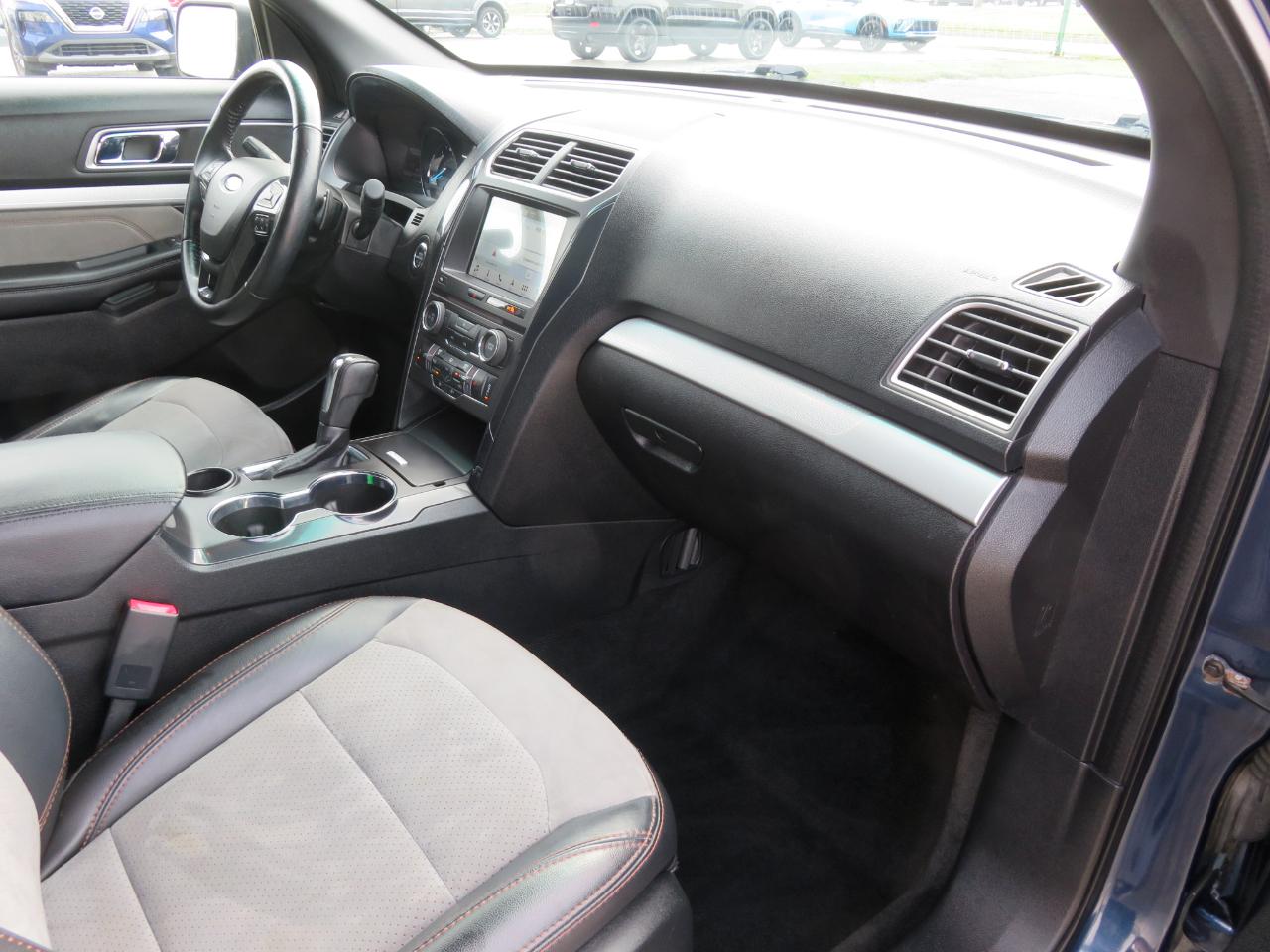 Ford Explorer XLT FWD 2017