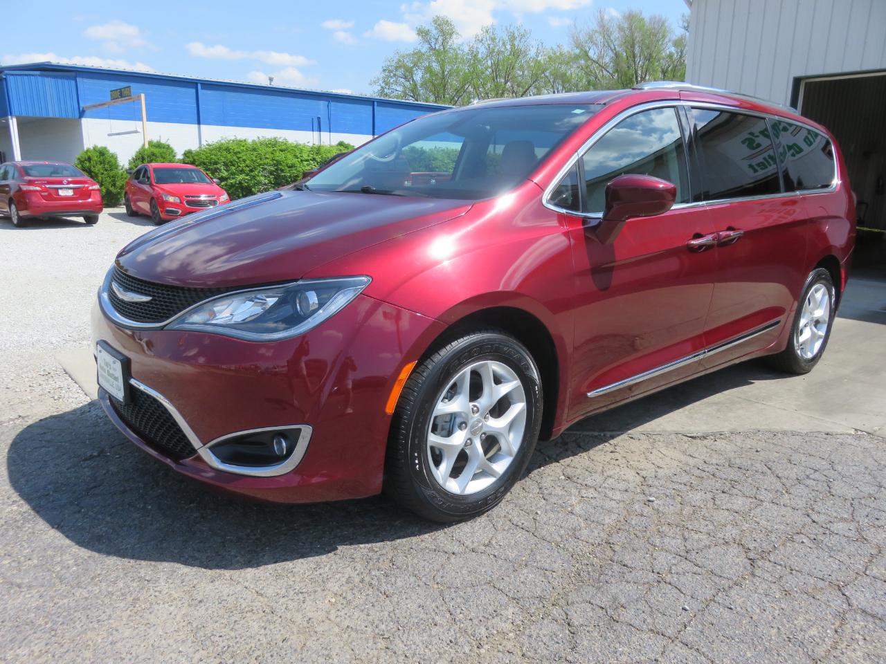 Chrysler Pacifica Touring-L Plus FWD 2017
