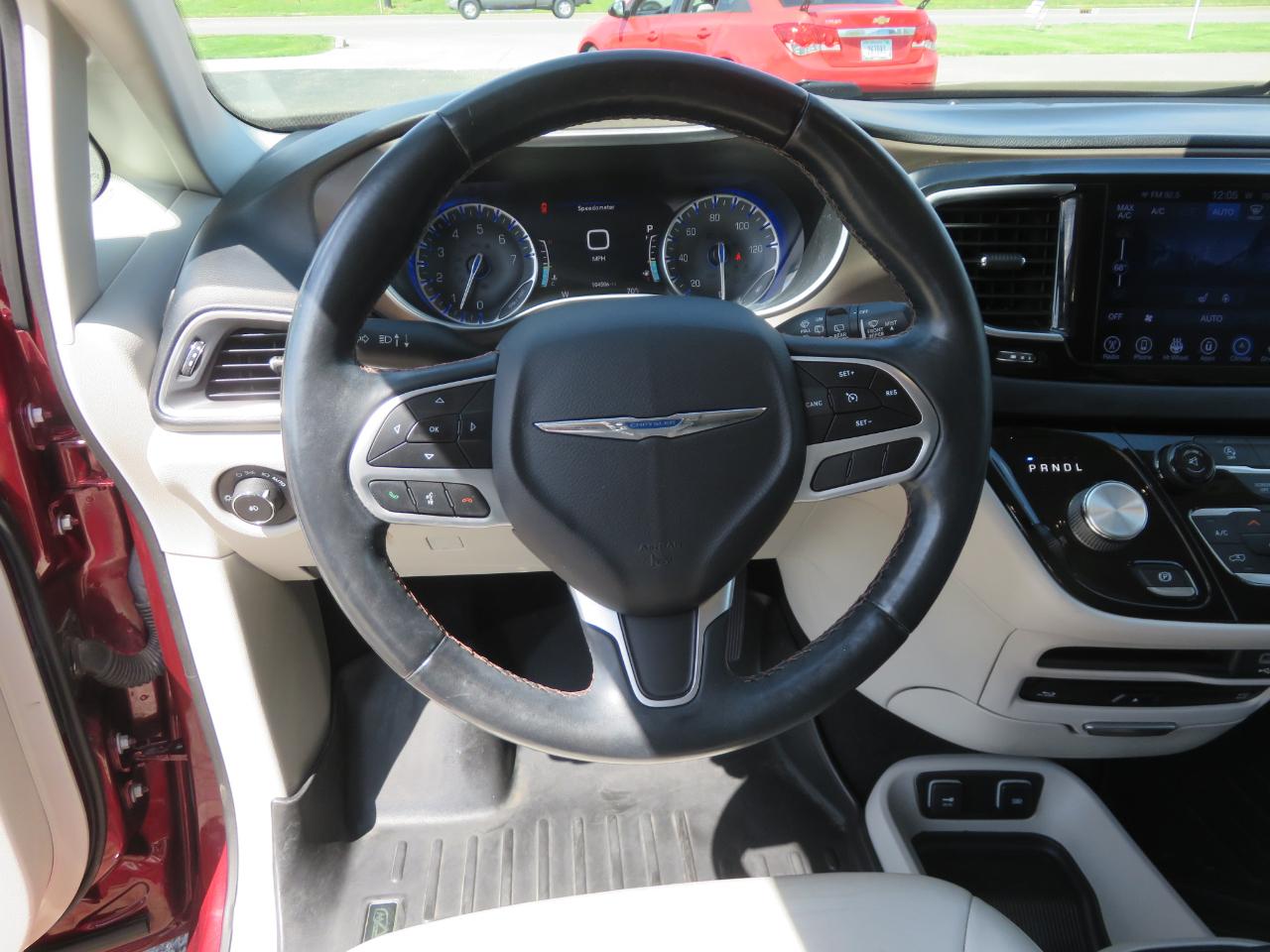 Chrysler Pacifica Touring-L Plus FWD 2017