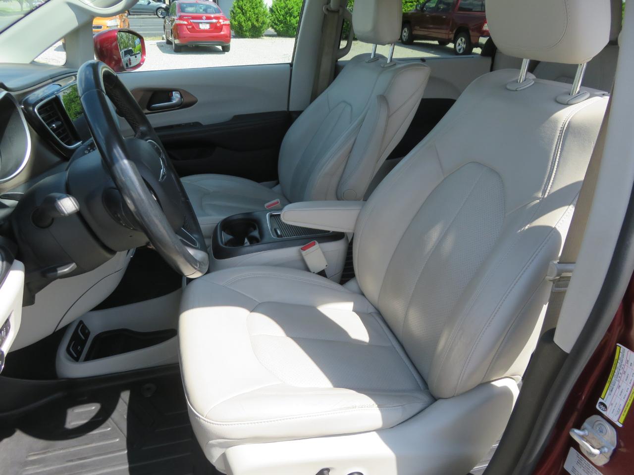 Chrysler Pacifica Touring-L Plus FWD 2017