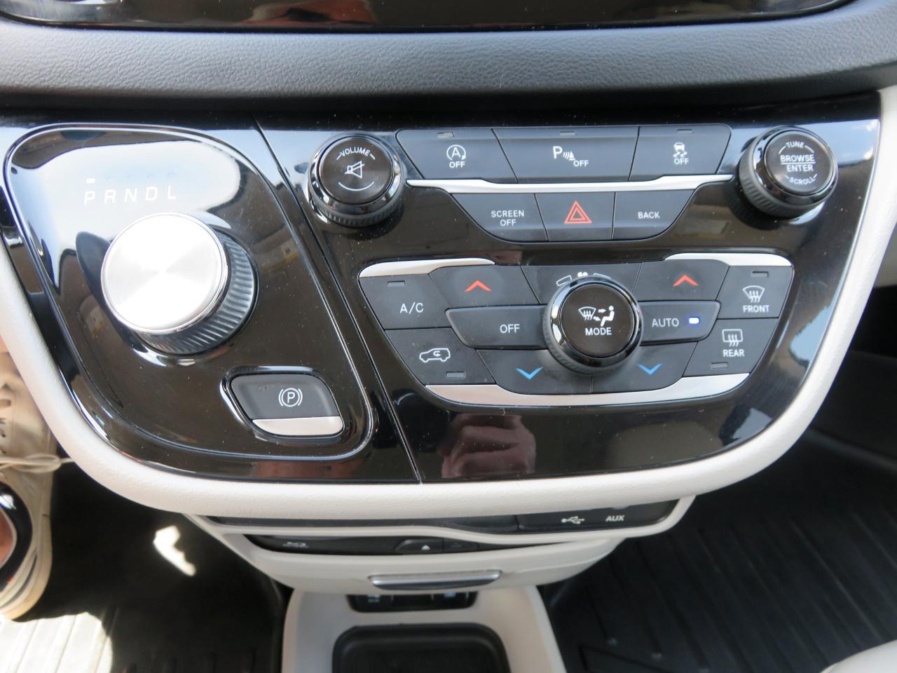 Chrysler Pacifica Touring-L Plus FWD 2017