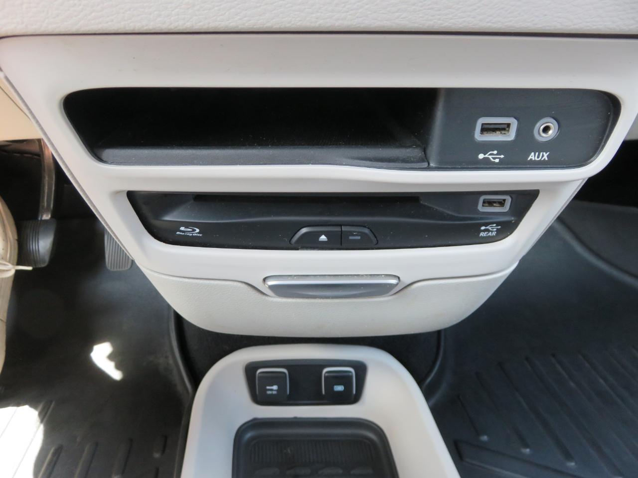 Chrysler Pacifica Touring-L Plus FWD 2017