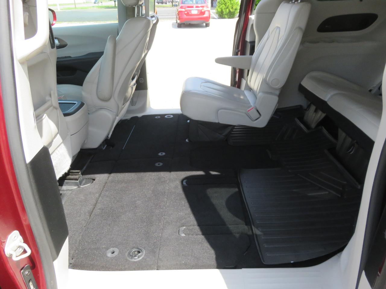 Chrysler Pacifica Touring-L Plus FWD 2017