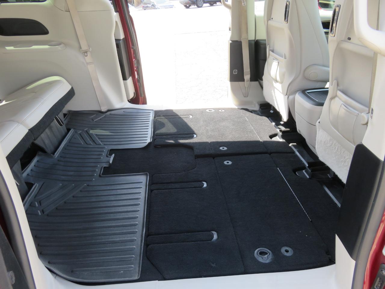 Chrysler Pacifica Touring-L Plus FWD 2017