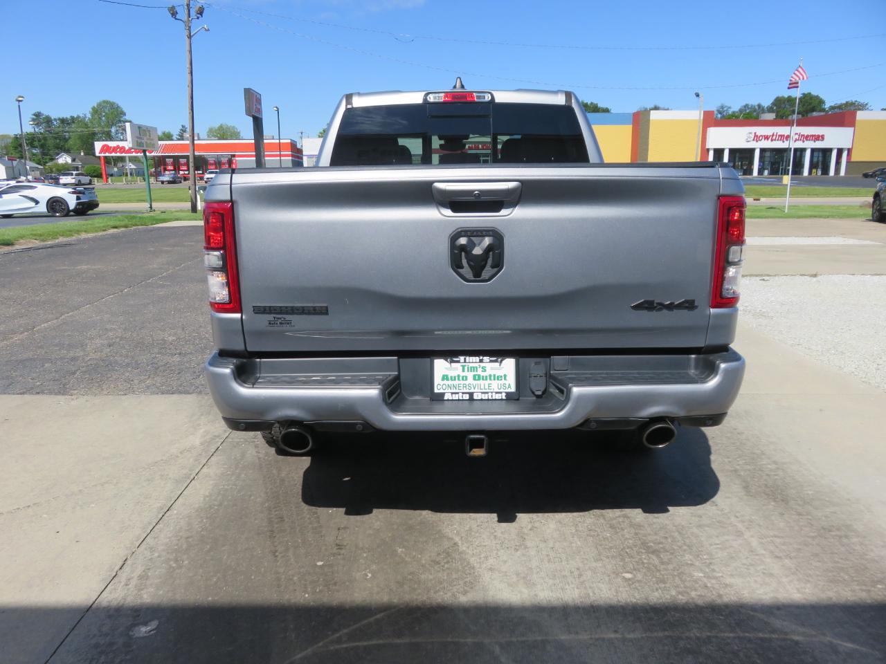 RAM 1500 Big Horn 4x4 Crew Cab 5'7" Box 2020