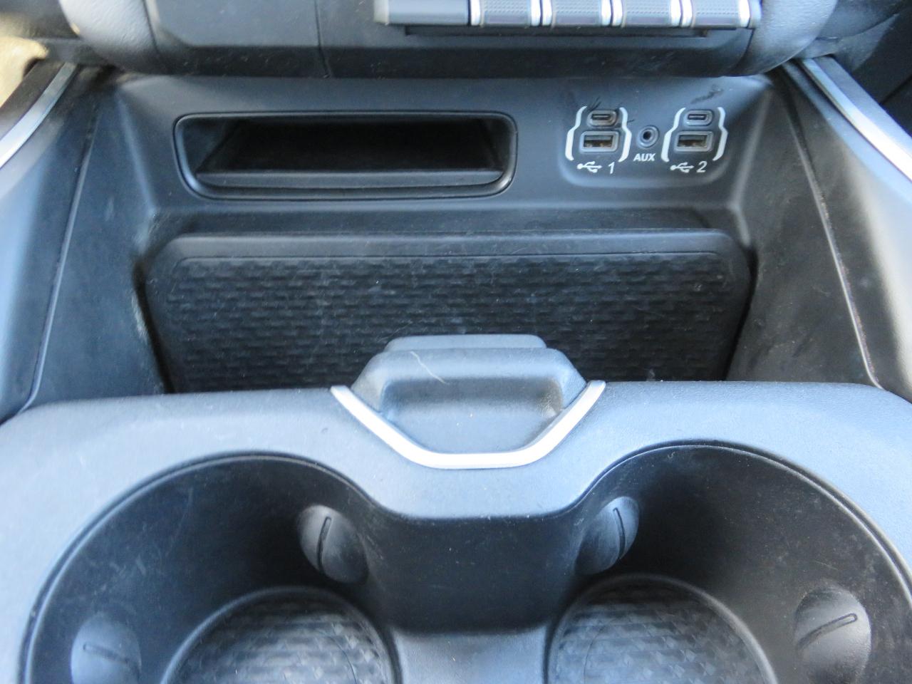 RAM 1500 Big Horn 4x4 Crew Cab 5'7" Box 2020