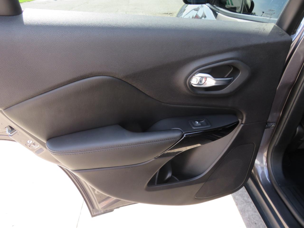 Jeep Cherokee Altitude FWD 2021