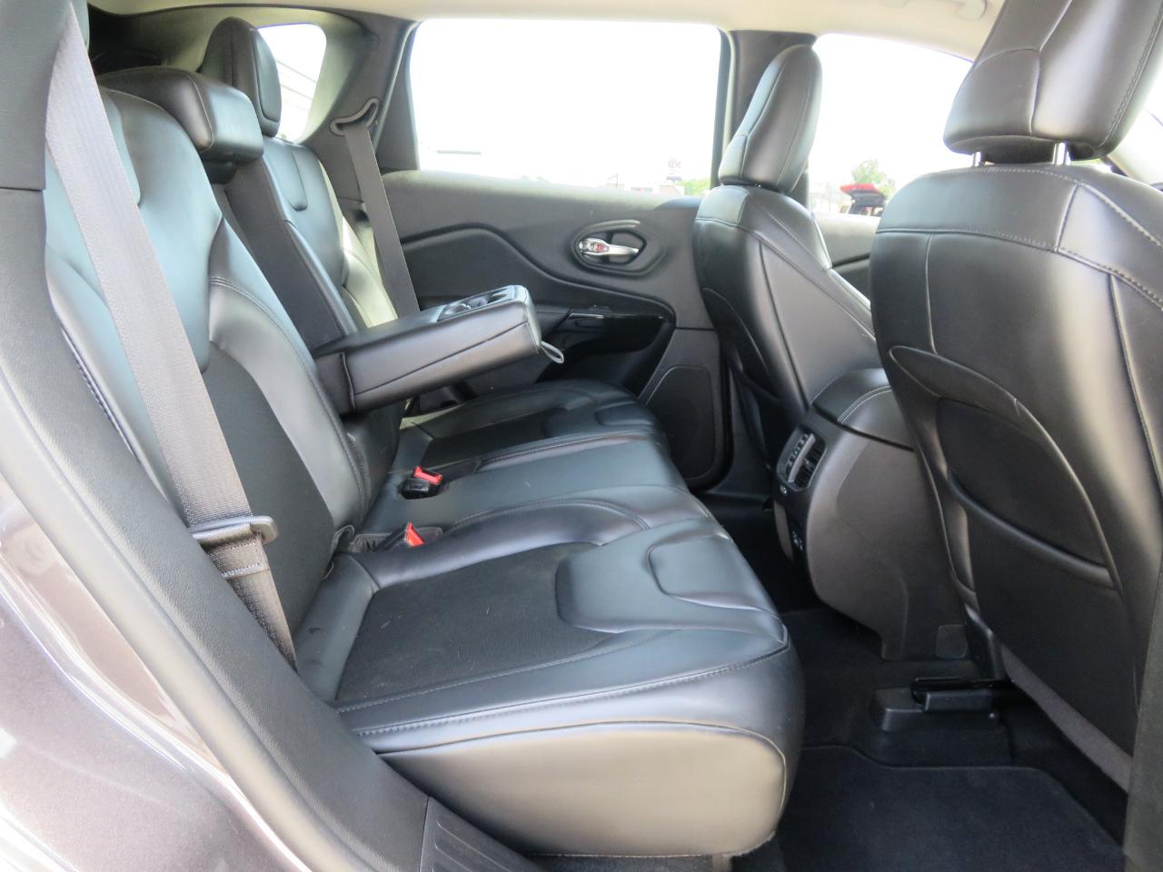 Jeep Cherokee Altitude FWD 2021