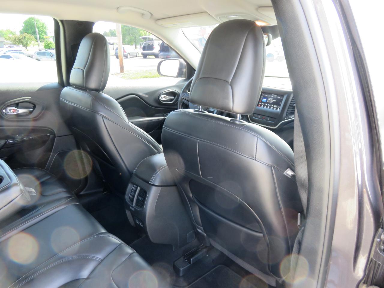 Jeep Cherokee Altitude FWD 2021