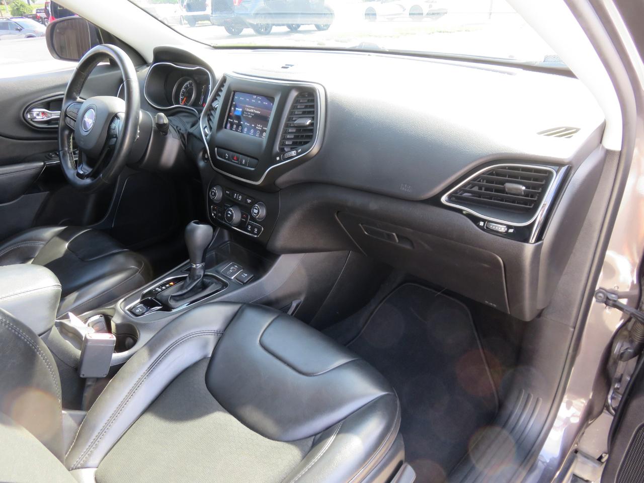 Jeep Cherokee Altitude FWD 2021