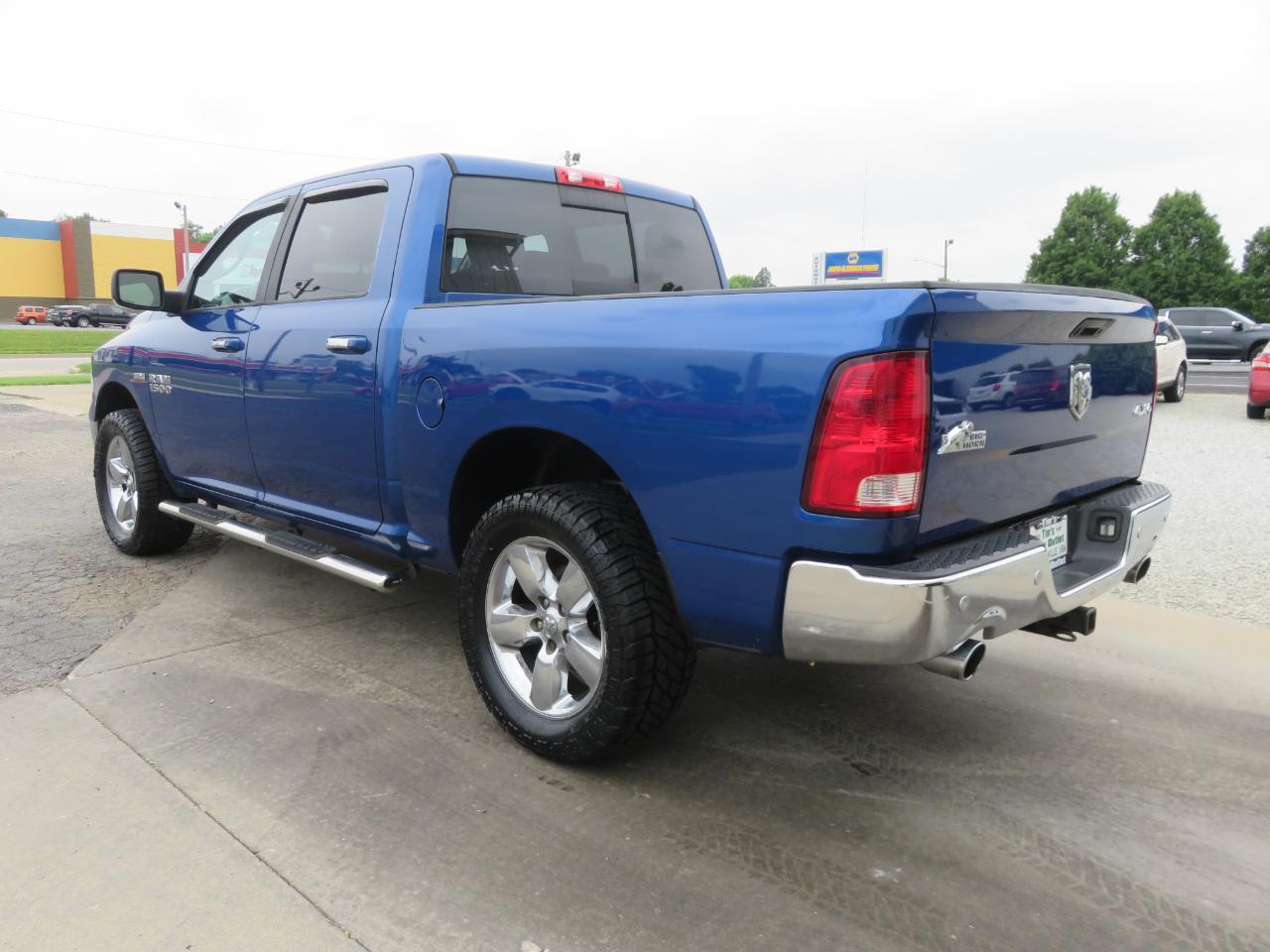 RAM 1500 Big Horn 4x4 Crew Cab 5'7" Box 2017