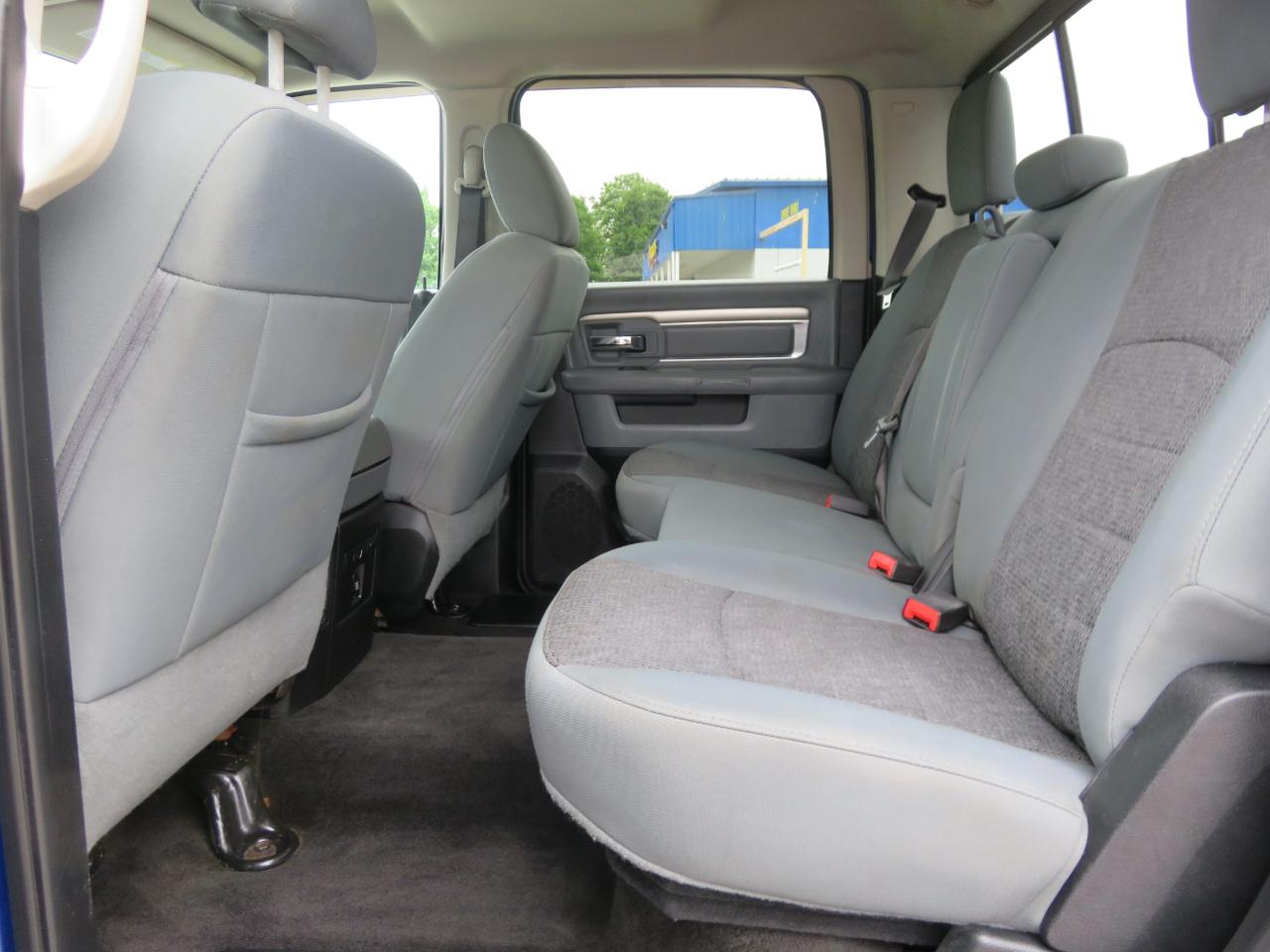 RAM 1500 Big Horn 4x4 Crew Cab 5'7" Box 2017