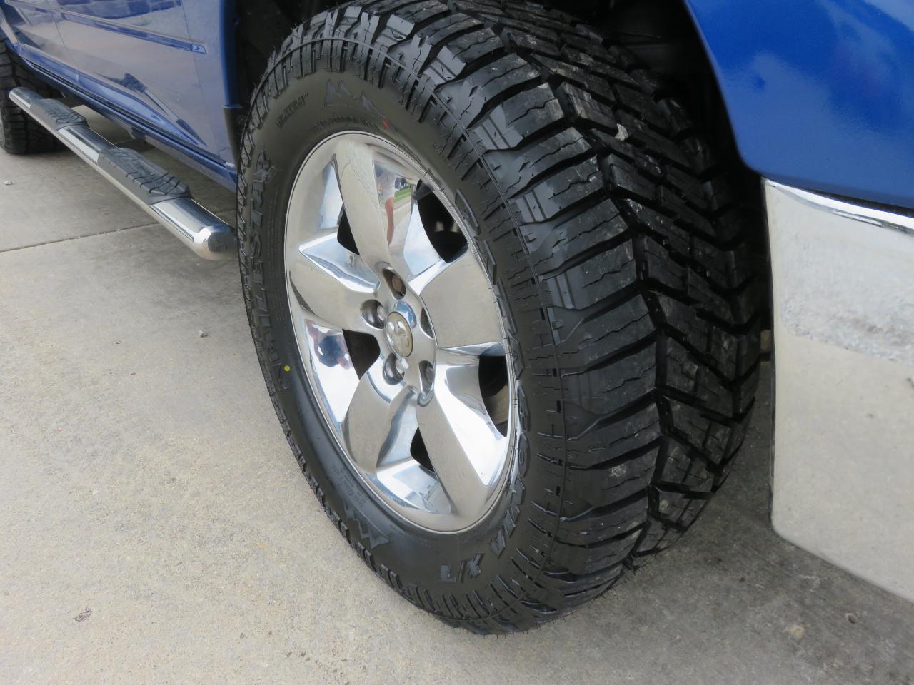RAM 1500 Big Horn 4x4 Crew Cab 5'7" Box 2017