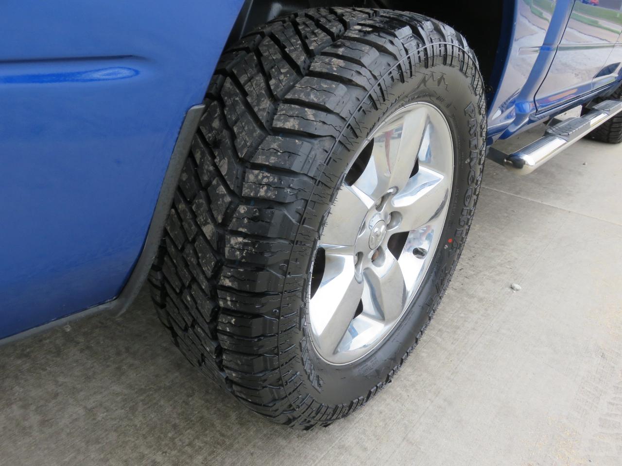 RAM 1500 Big Horn 4x4 Crew Cab 5'7" Box 2017