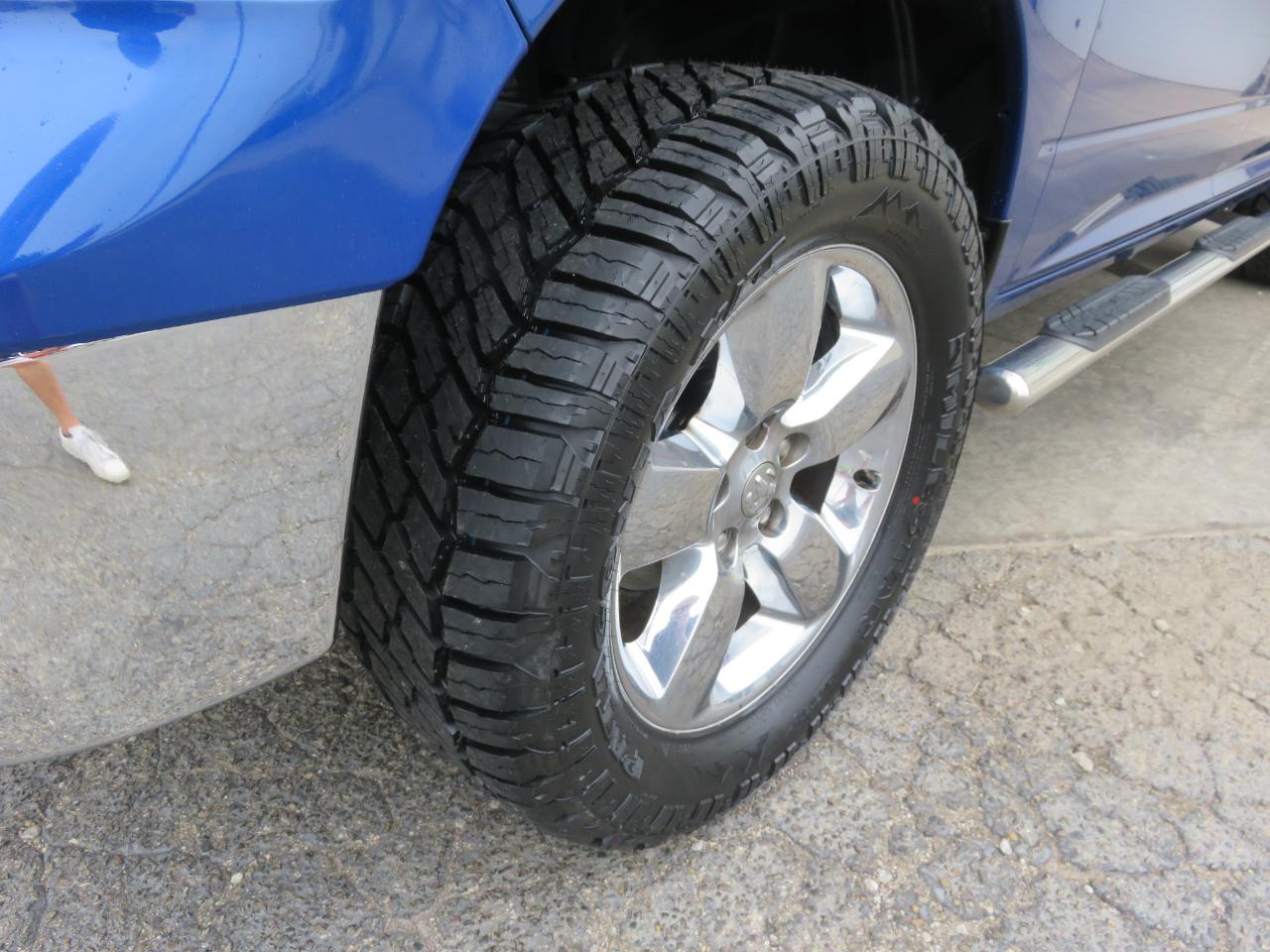 RAM 1500 Big Horn 4x4 Crew Cab 5'7" Box 2017