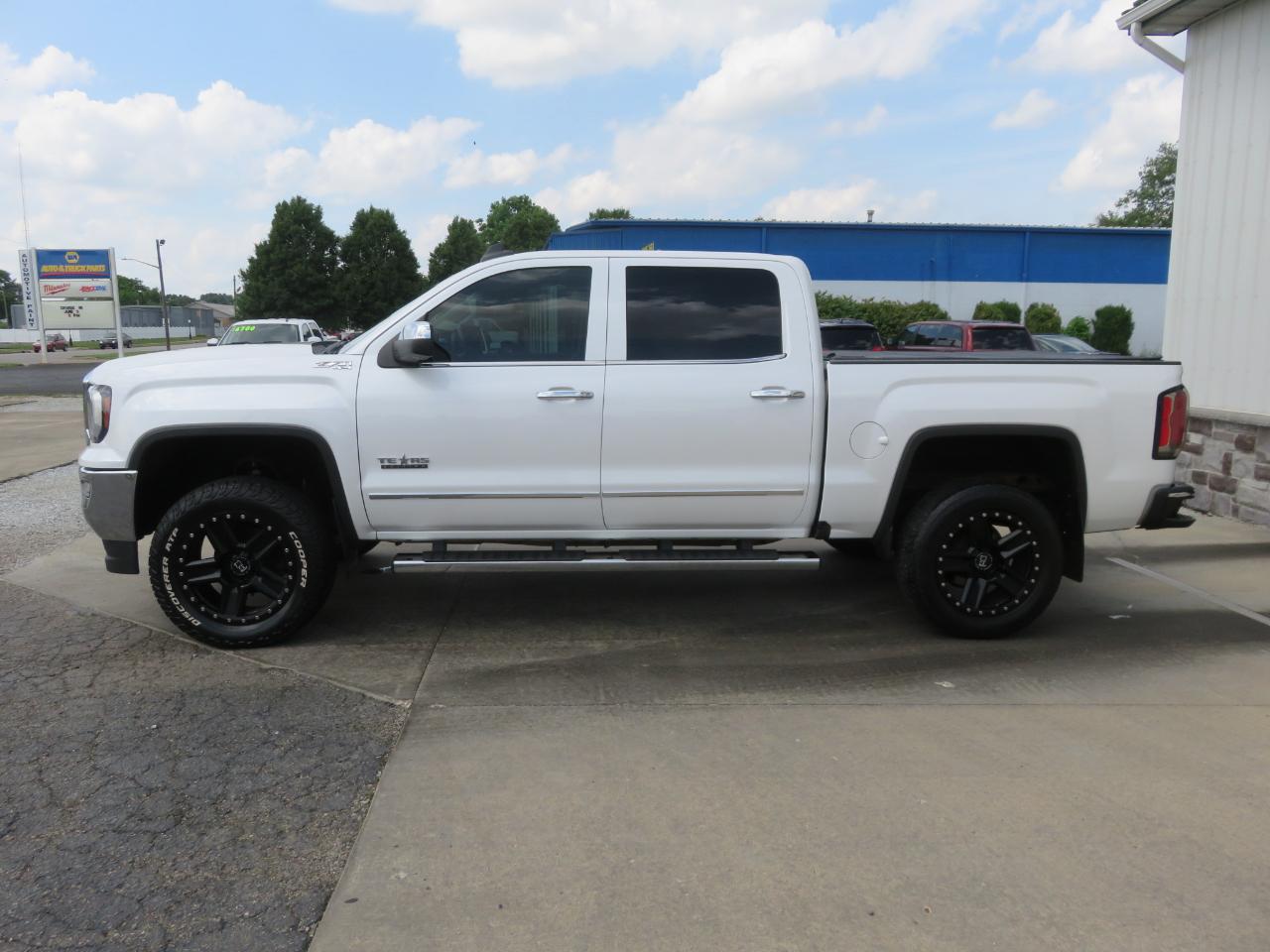 GMC Sierra 1500 4WD Crew Cab 143.5" SLT 2018