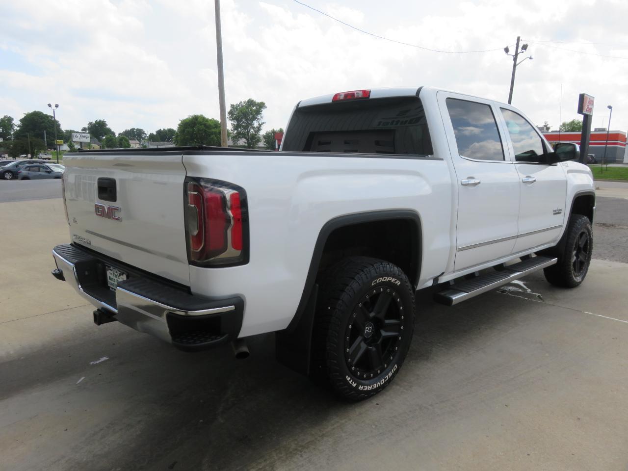 GMC Sierra 1500 4WD Crew Cab 143.5" SLT 2018