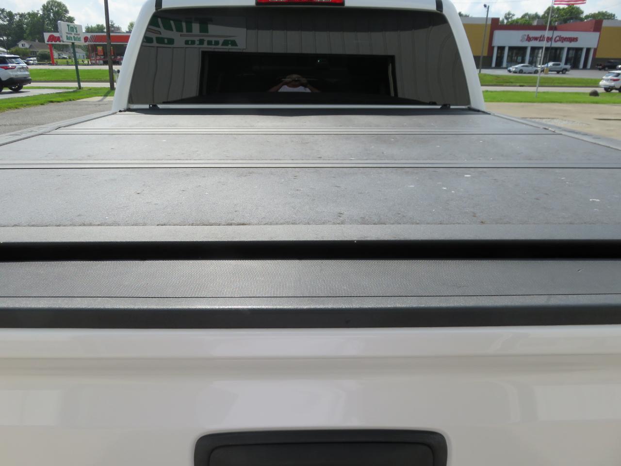 GMC Sierra 1500 4WD Crew Cab 143.5" SLT 2018