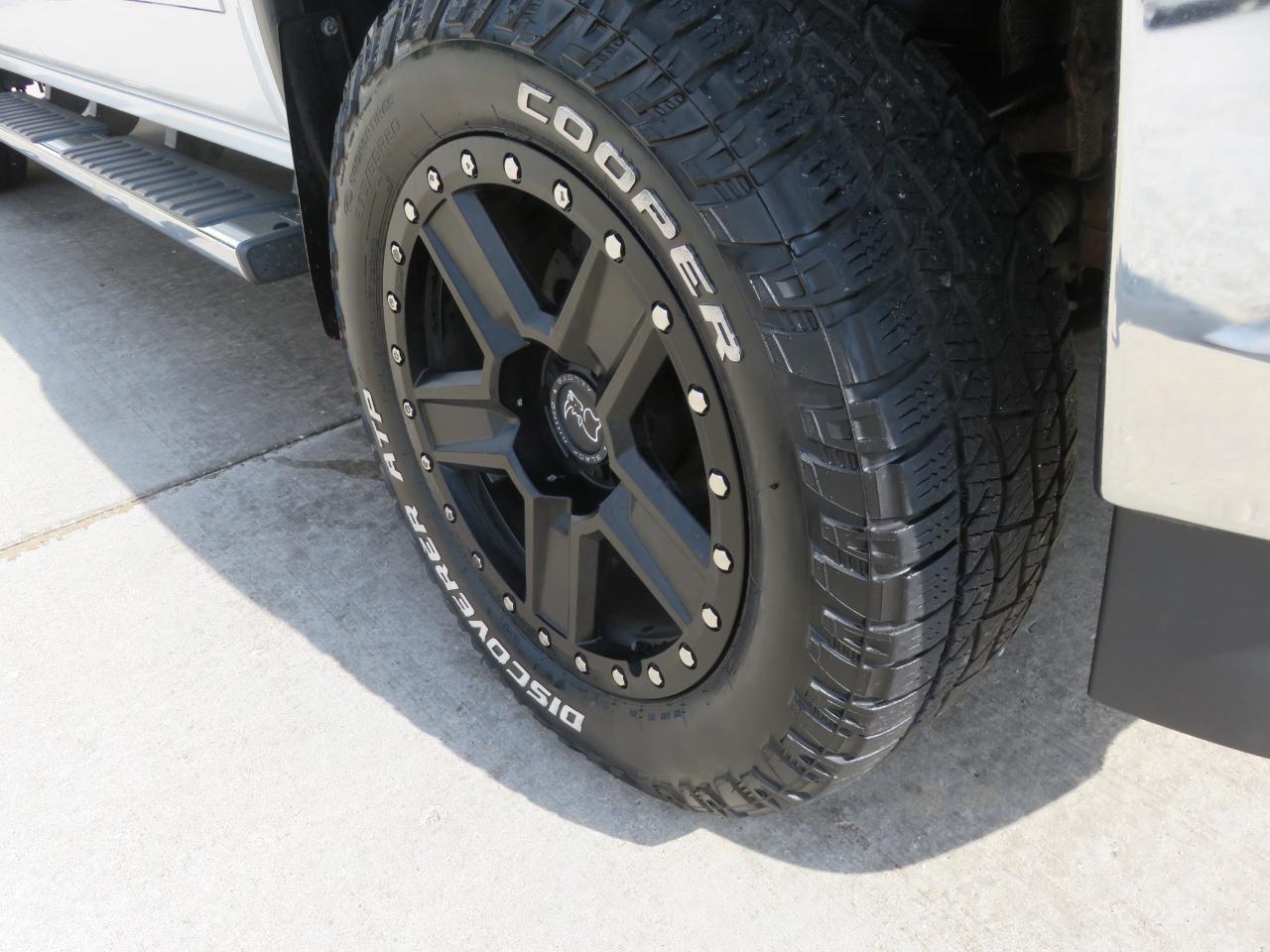 GMC Sierra 1500 4WD Crew Cab 143.5" SLT 2018