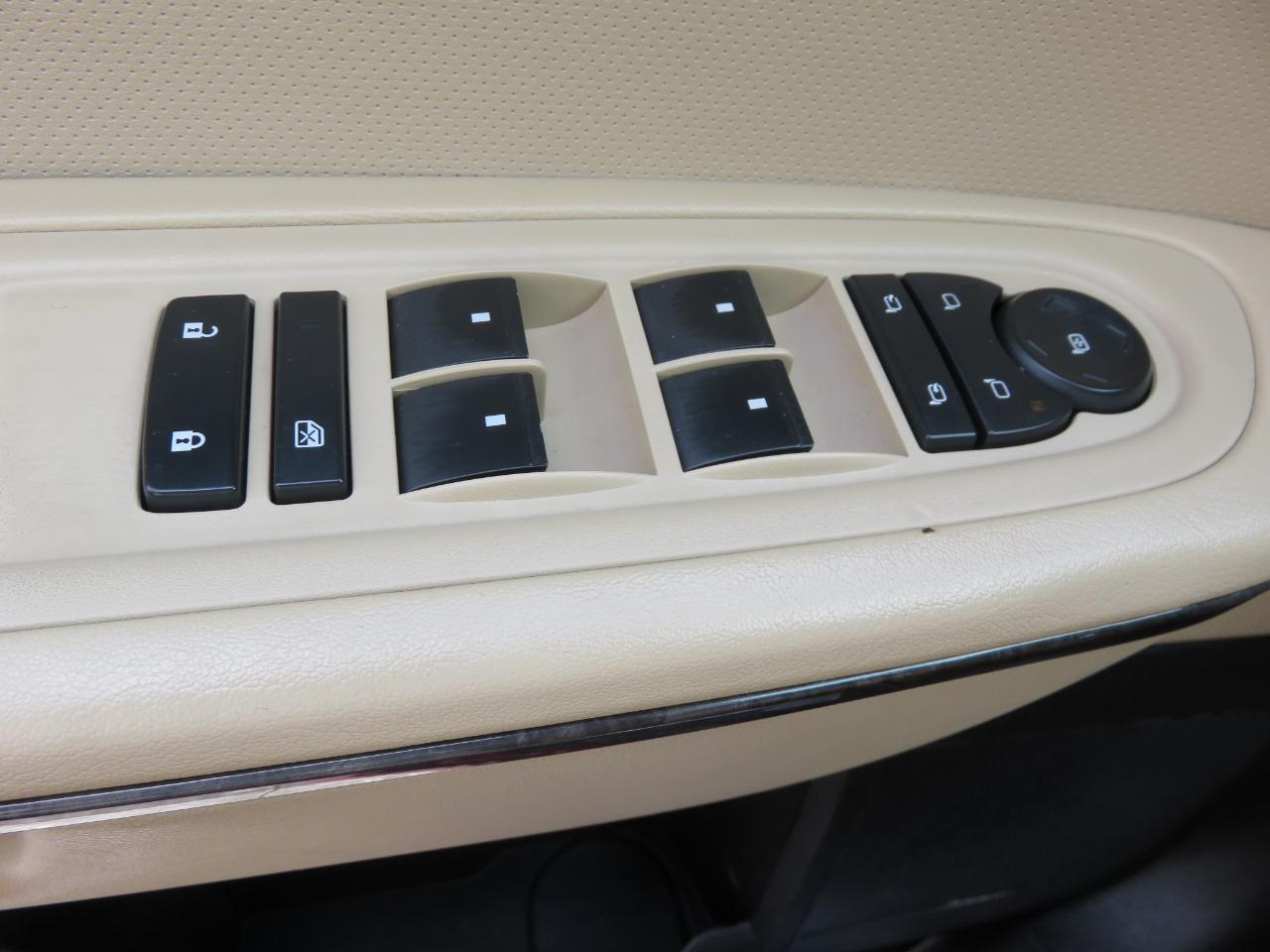 GMC Acadia AWD 4dr Denali 2012