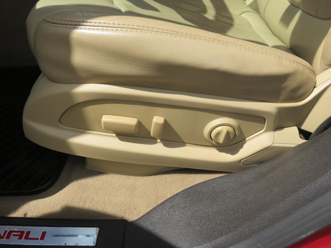 GMC Acadia AWD 4dr Denali 2012