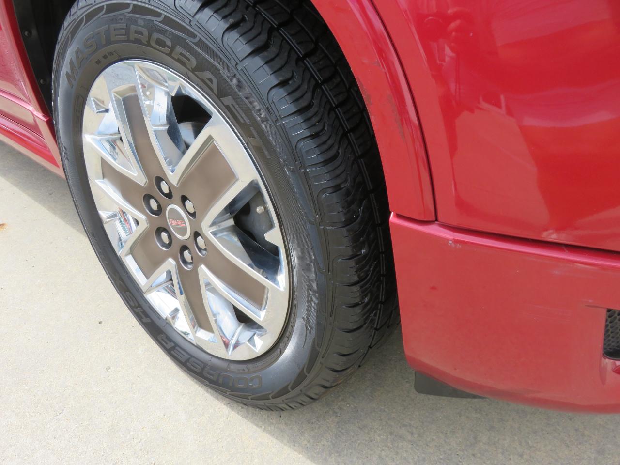 GMC Acadia AWD 4dr Denali 2012