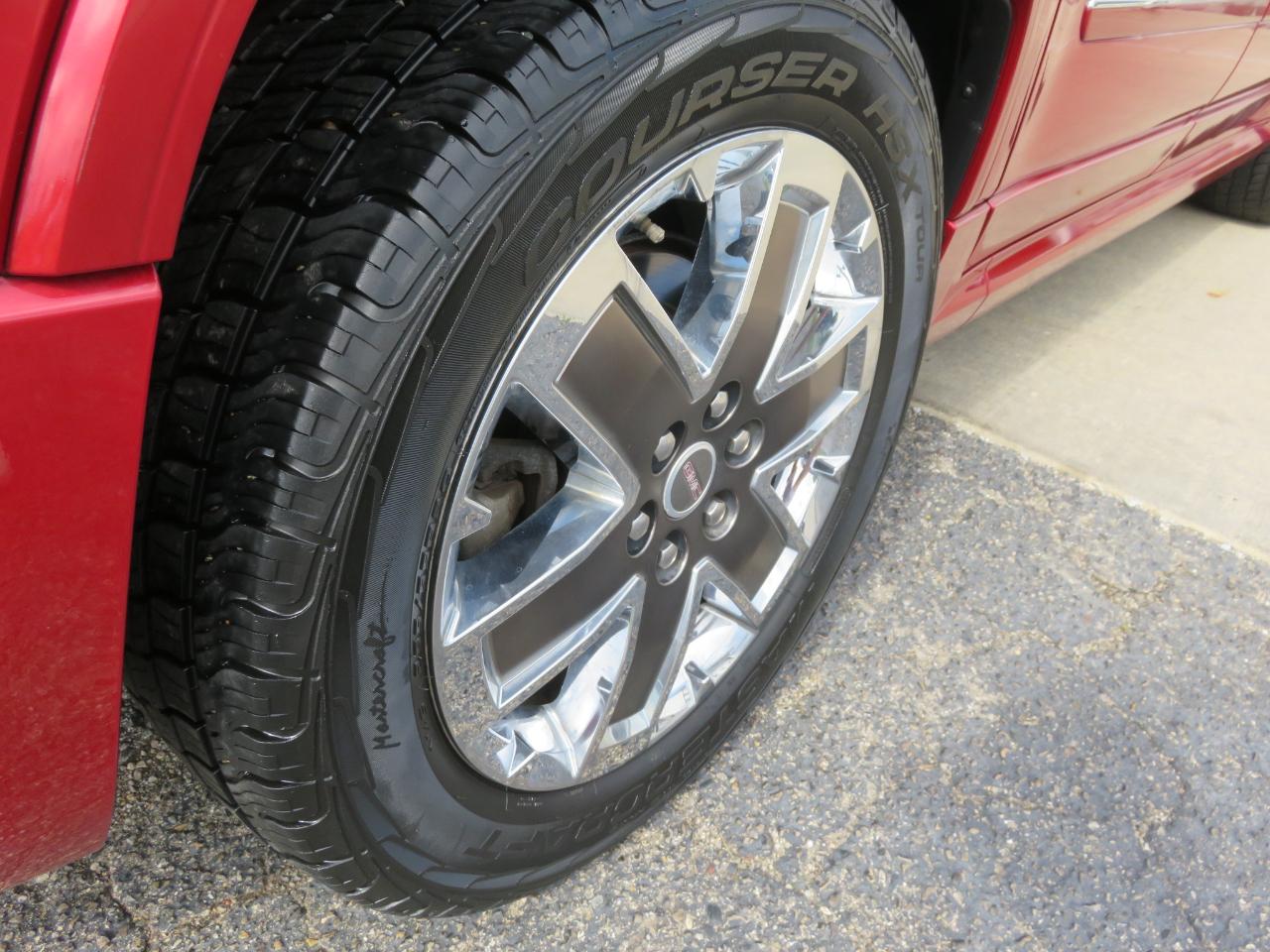 GMC Acadia AWD 4dr Denali 2012