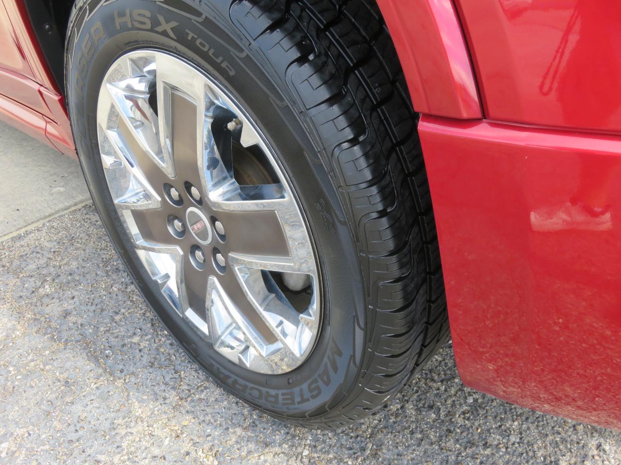 GMC Acadia AWD 4dr Denali 2012