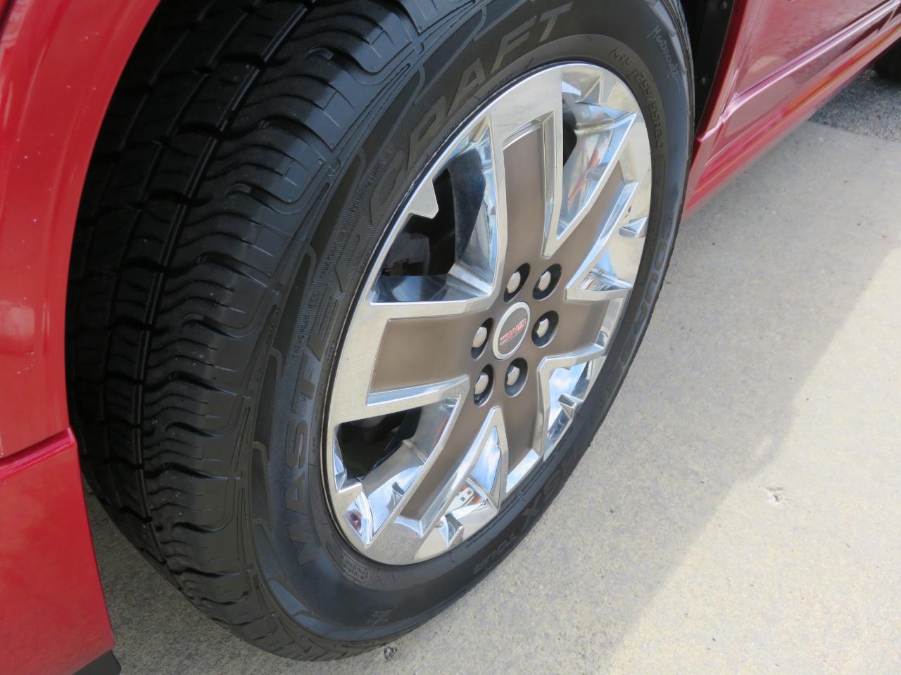 GMC Acadia AWD 4dr Denali 2012